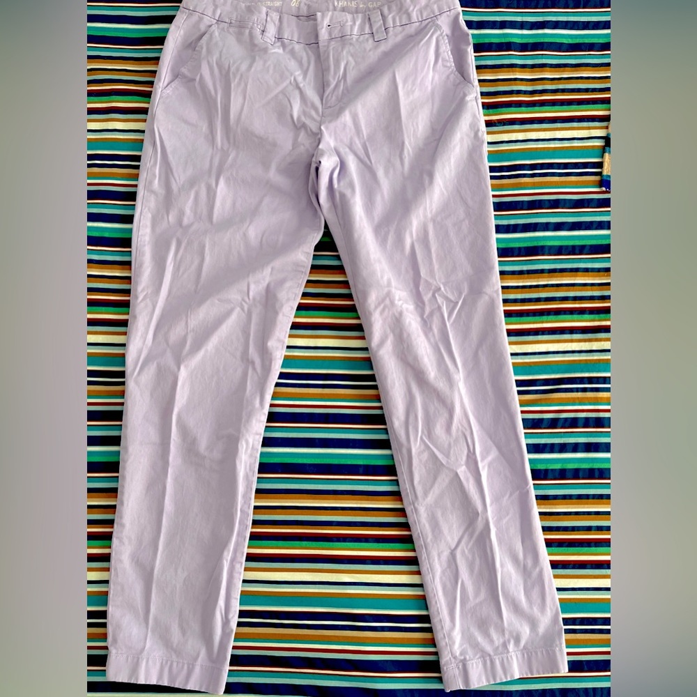 CUTE! Women’s Gap Broken-In Chino Khakis, 8, Light Purple / Lilac. LOW SHIPPING
